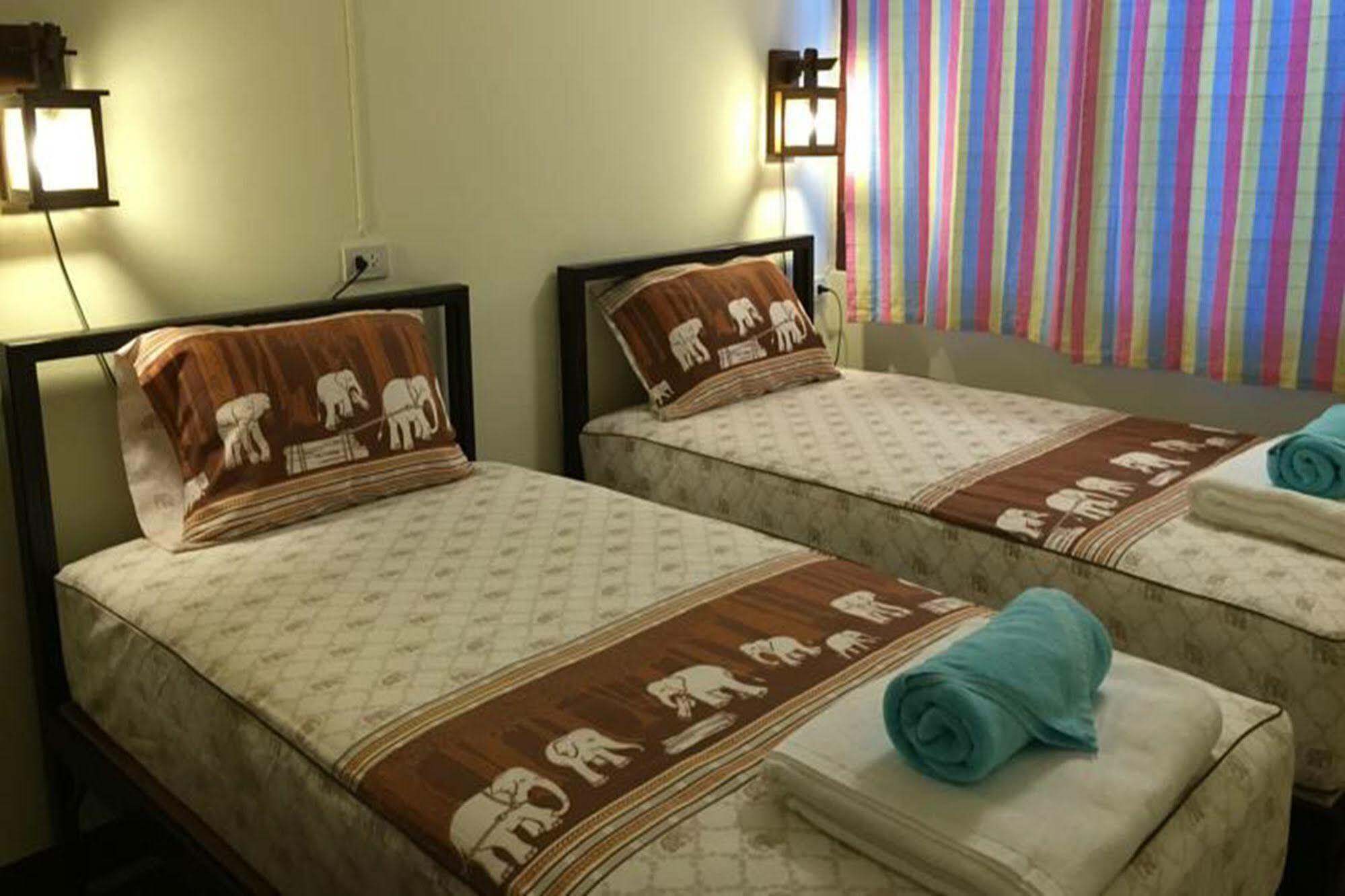 Siriwan Guesthouse Chiang Mai Luaran gambar
